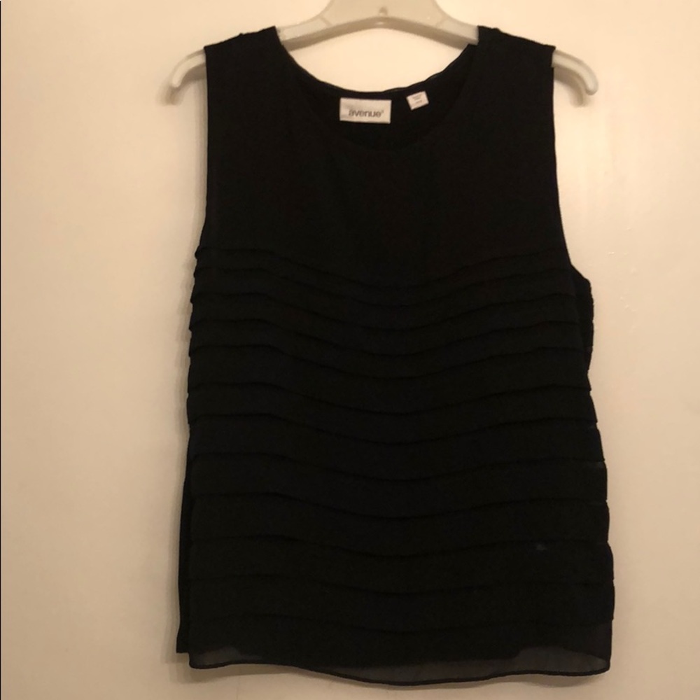 Black lined sheer front Avenue